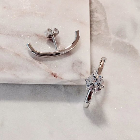 asymmetrical curved bar earrings - Picture 9 of 9